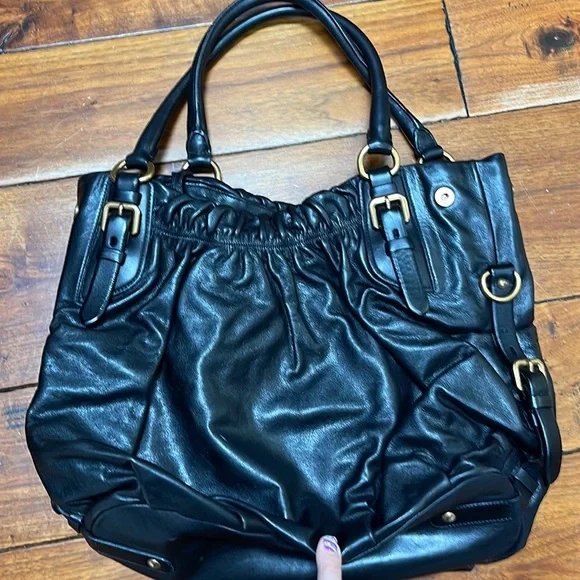 Prada black leather shoulder bag - Picture 3 of 9